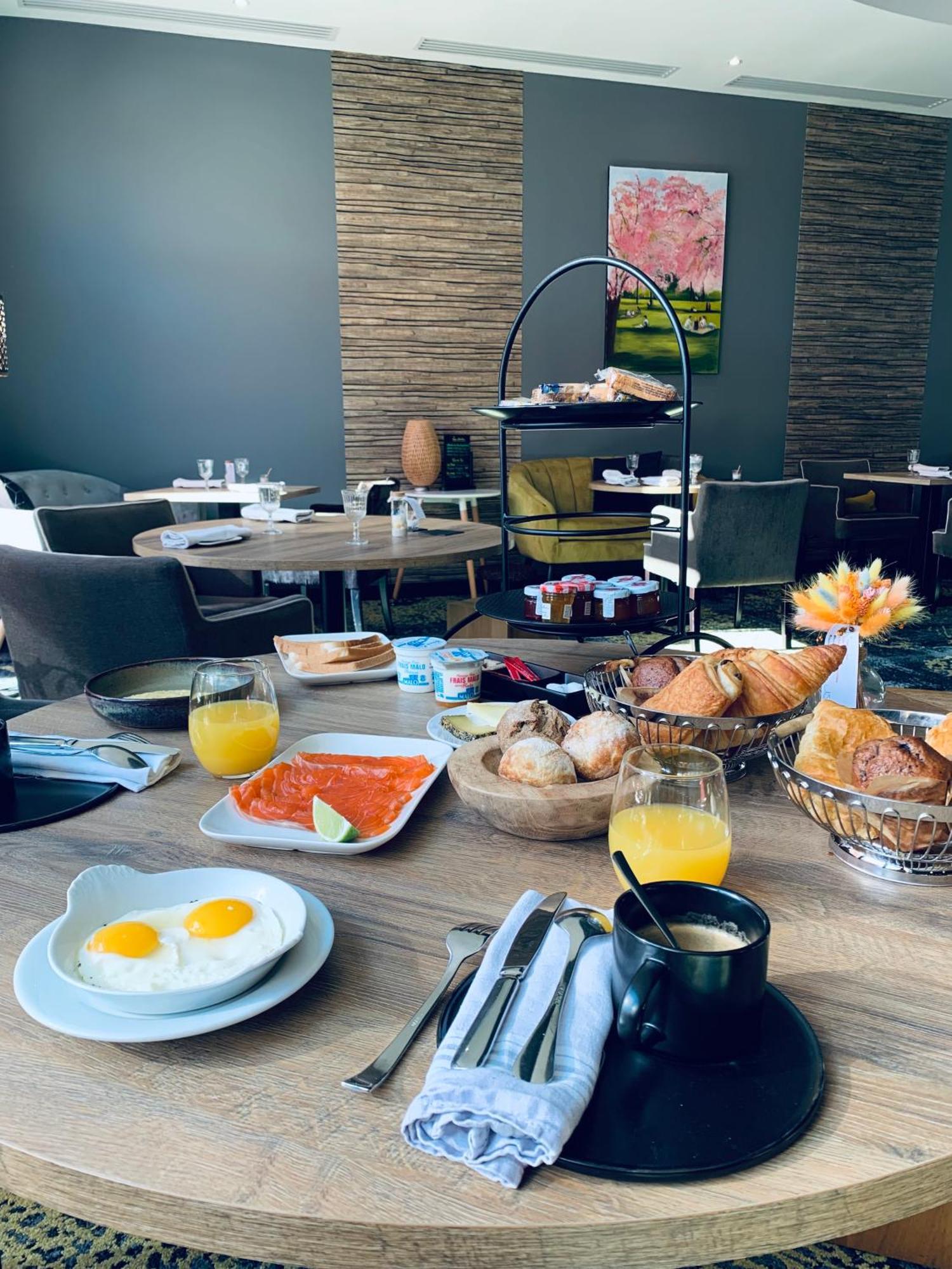 Hotel & Restaurant La Maison Des Bles Boutervilliers Екстериор снимка